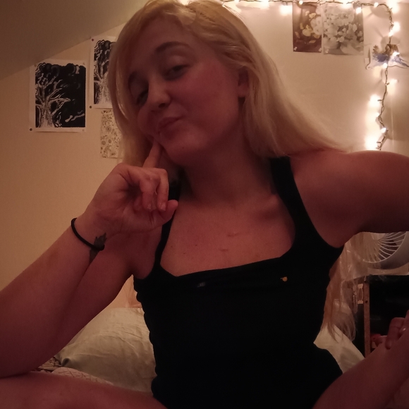 Meet your Posher, Haley! - Picture 8 of 8